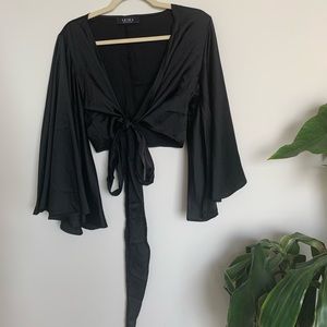 Akita Black crop blouse Size M